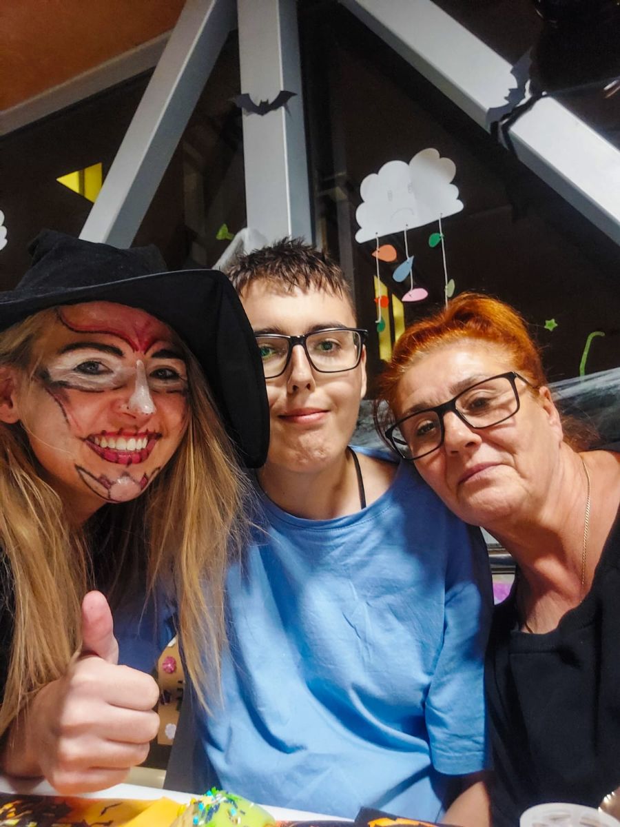 Każda okazja jest dobra, żeby przekazać sobie miłość. Nawet Halloween
